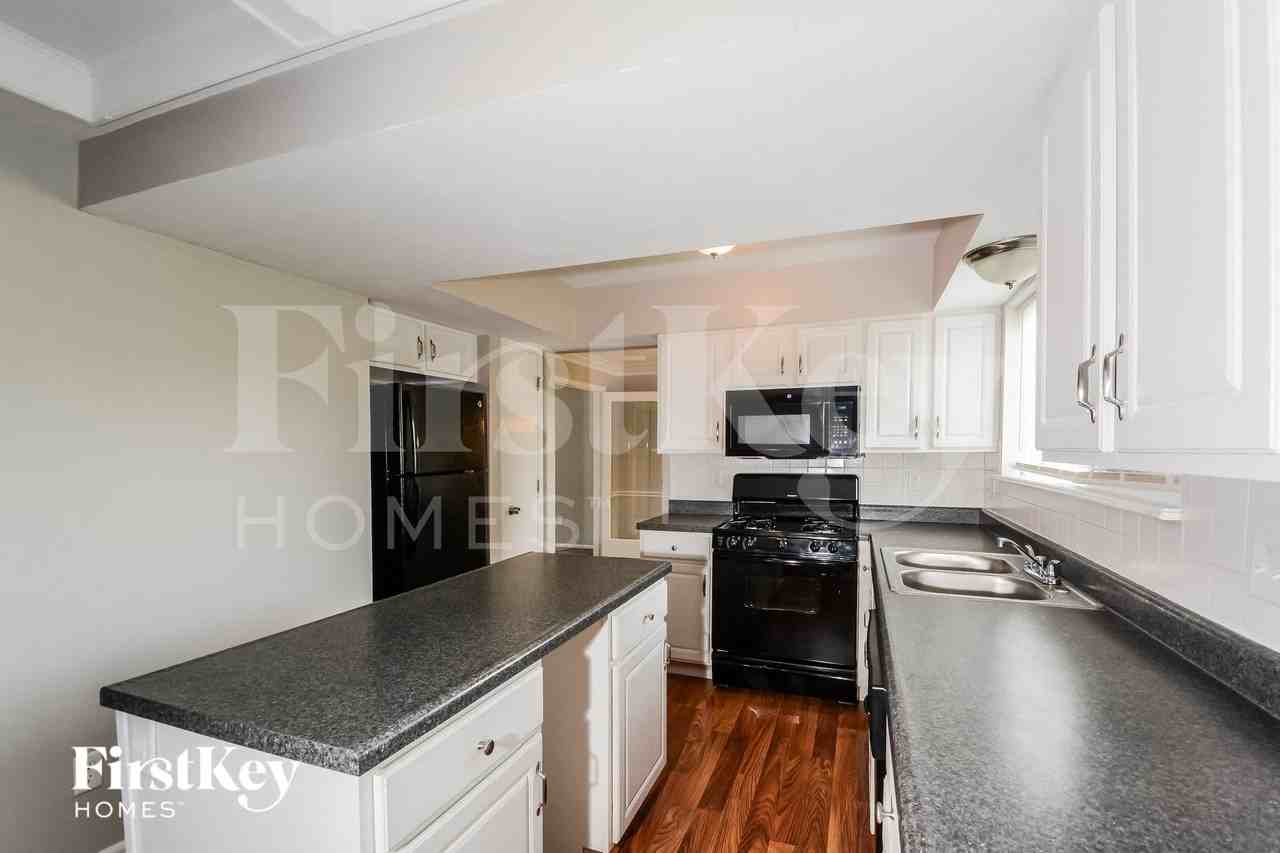 920 Tree Trails Ln - Photo 5 of 15