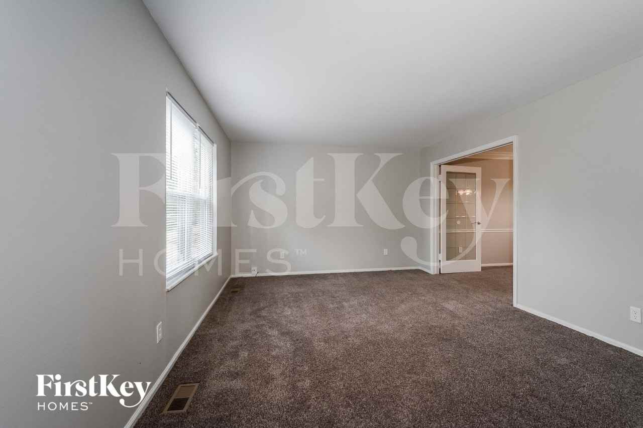 920 Tree Trails Ln - Photo 6 of 15