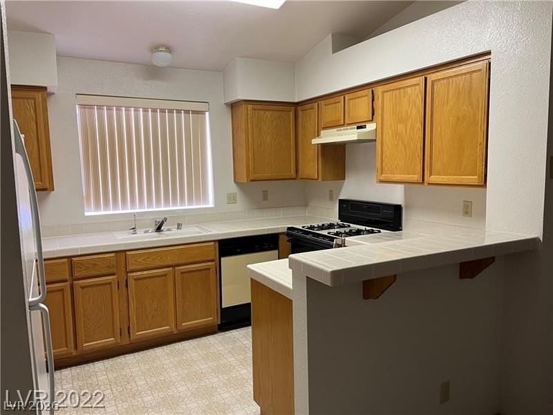 930 Stetson Dr - Photo 4 of 18