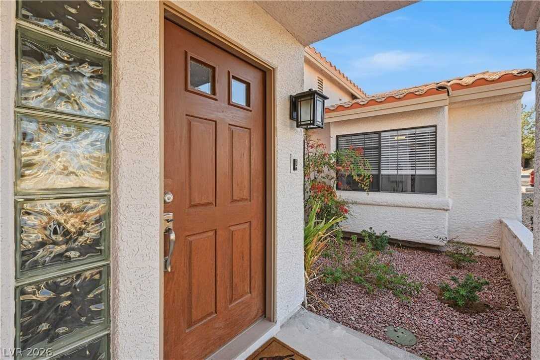 250 Garfield Dr - Photo 5 of 50