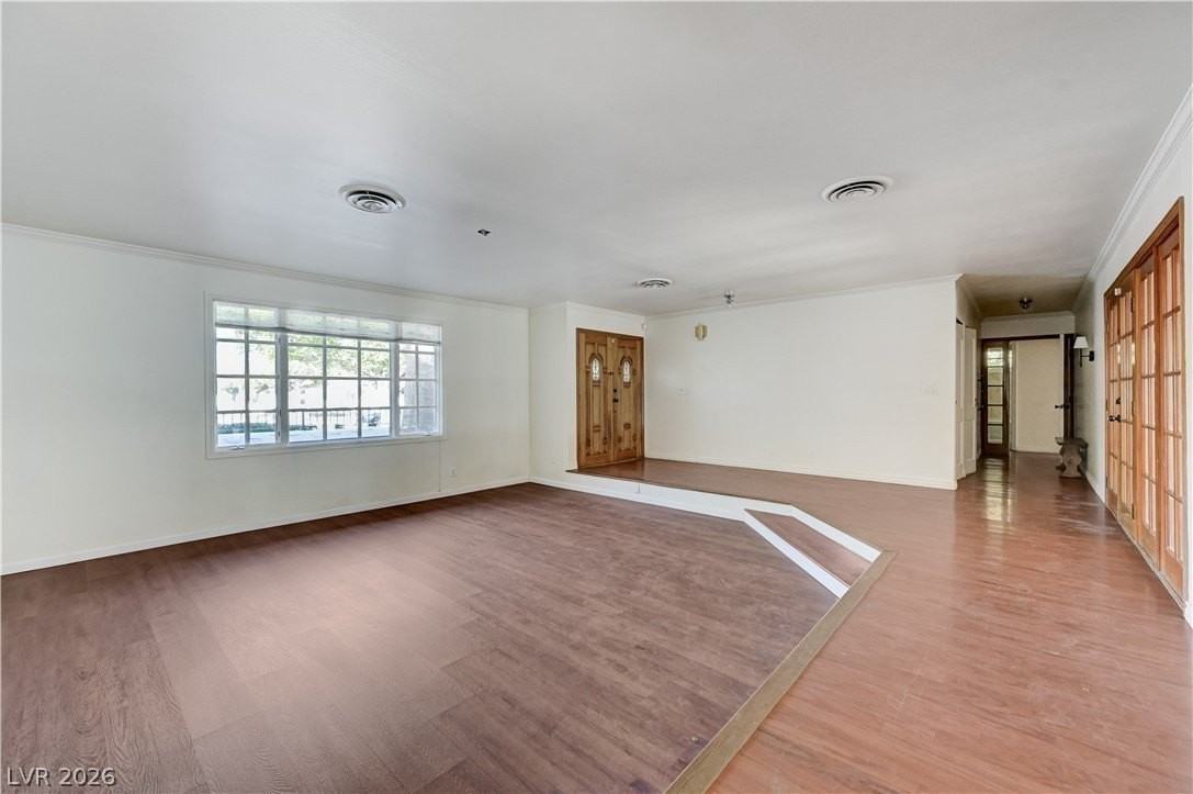 3689 N Rosecrest Cir - Photo 3 of 47