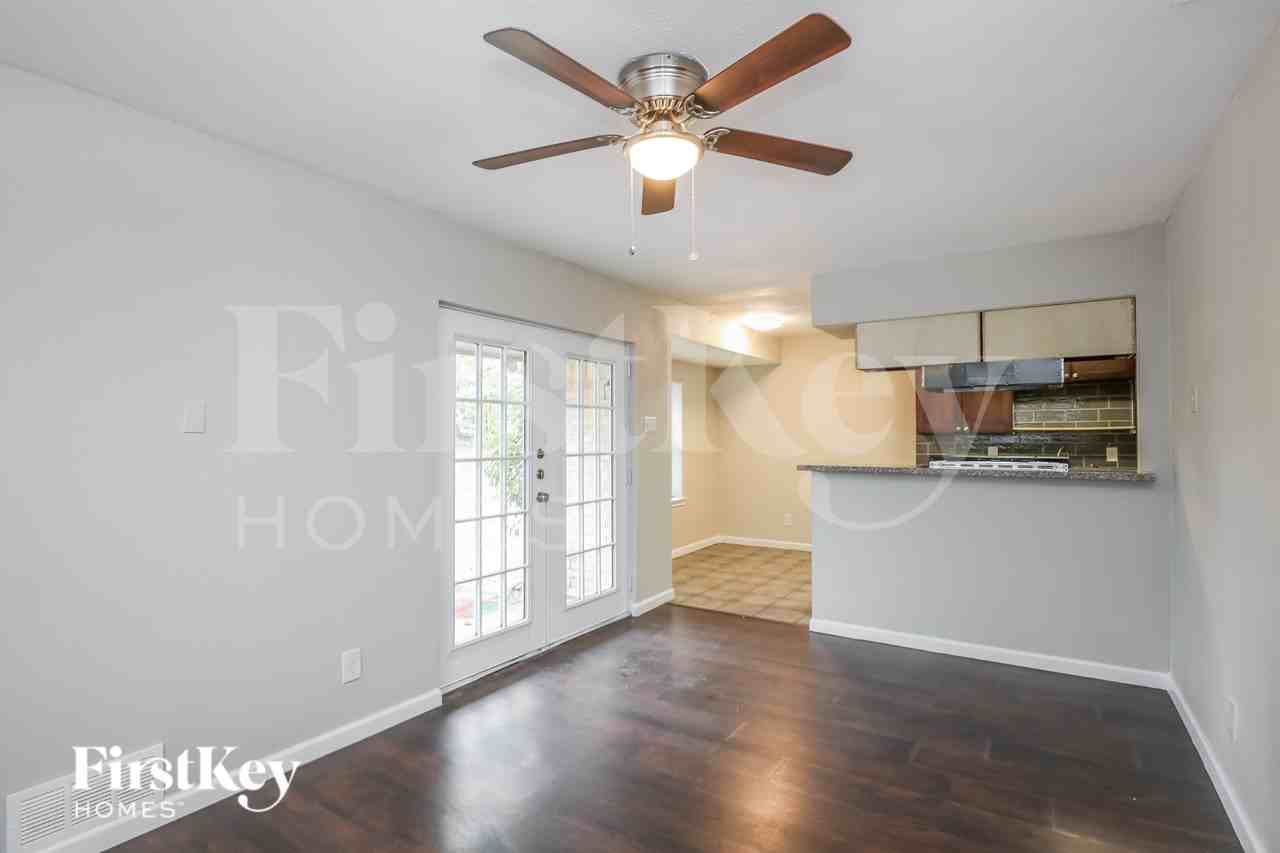 7640 Ryanridge Dr - Photo 5 of 16