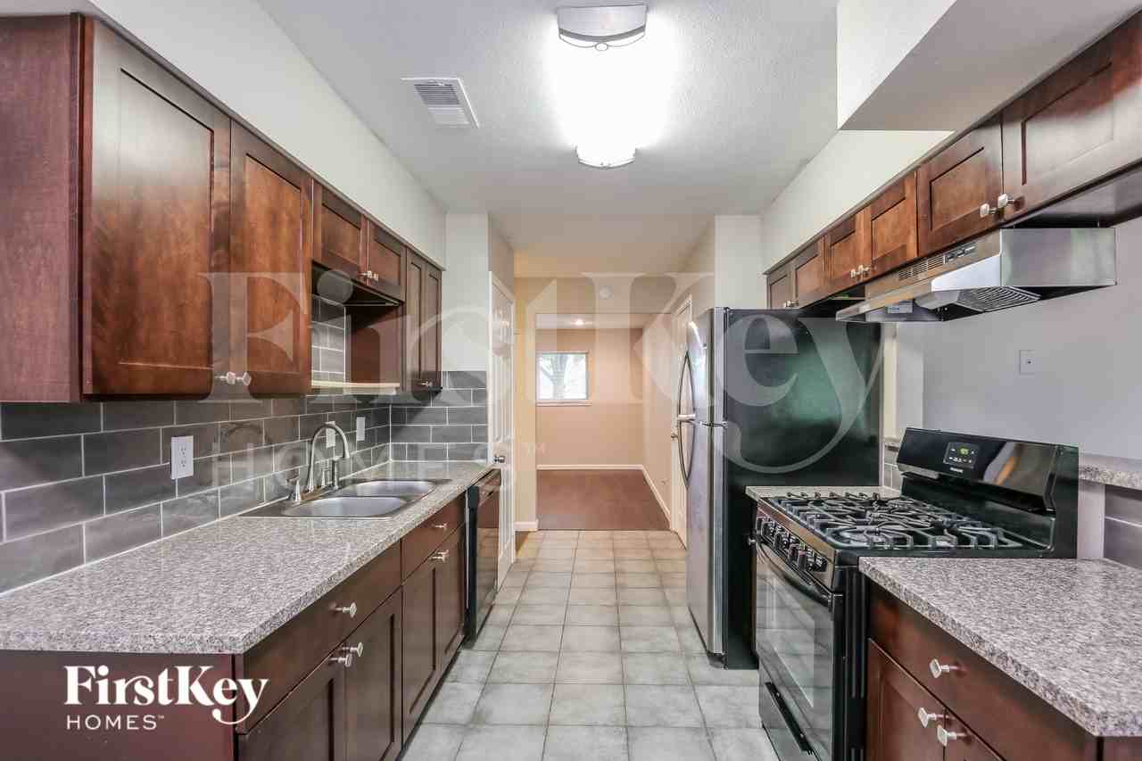 7640 Ryanridge Dr - Photo 6 of 16