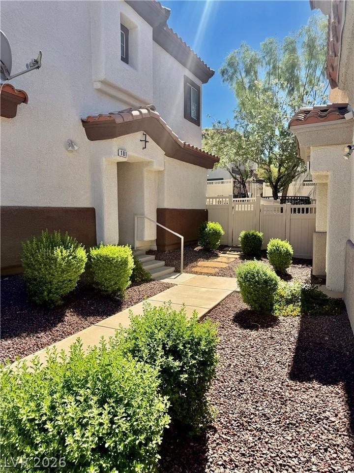 1088 Luna Eclipse Ln #101 - Photo 3 of 36