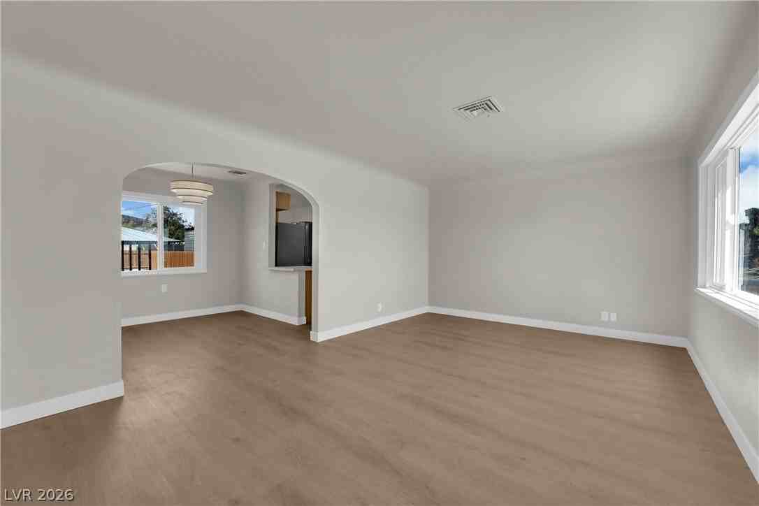 433 N 10th St - Photo 5 of 29