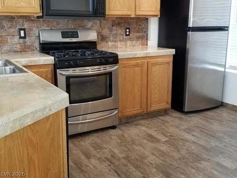 5805 Briar Rose Ln - Photo 2 of 12
