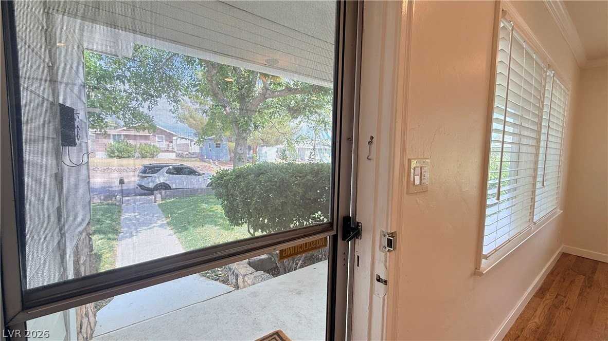 620 Avenue C - Photo 4 of 26