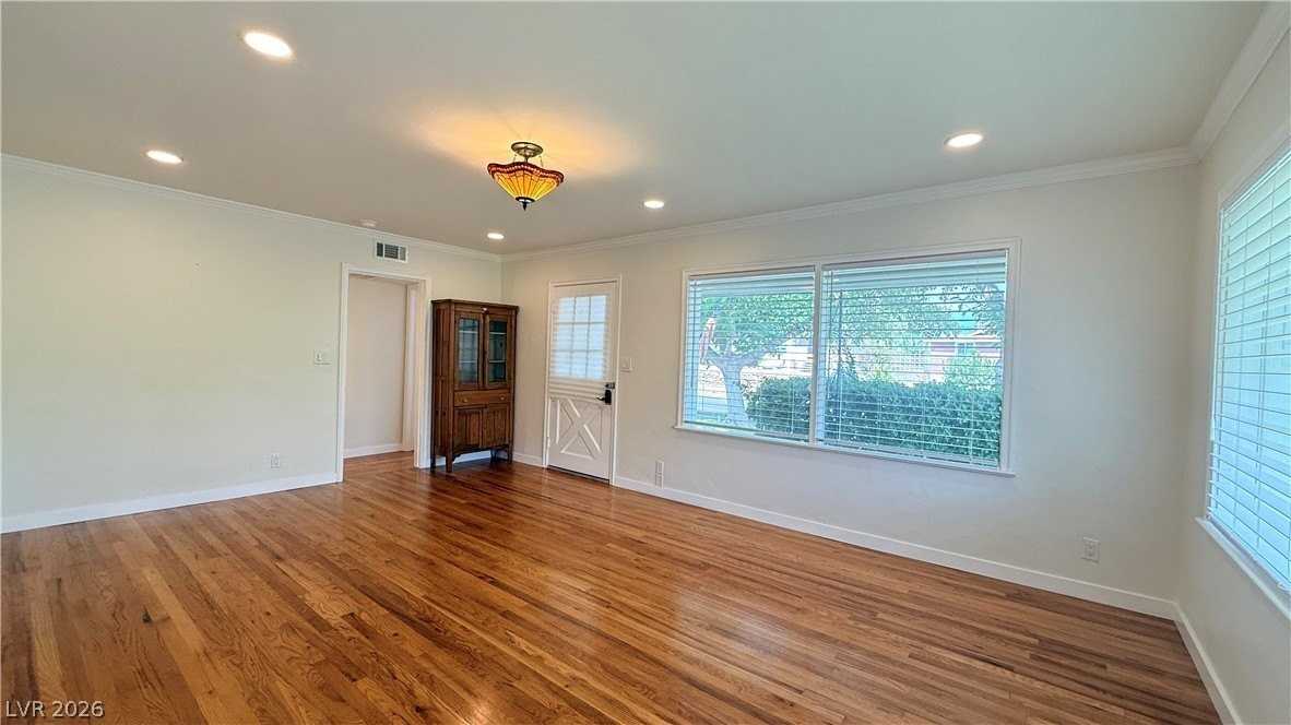 620 Avenue C - Photo 6 of 26
