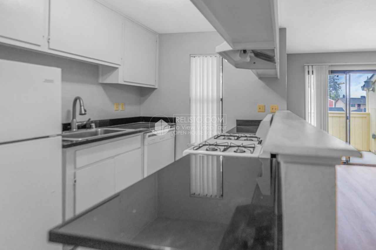1117 W Swain Rd #15 - Photo 3 of 6