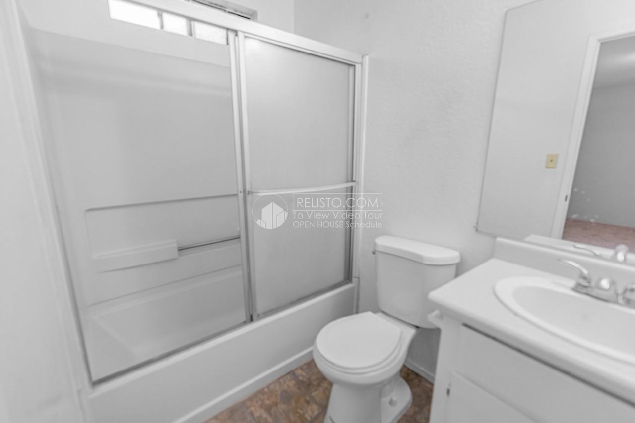 1117 W Swain Rd #15 - Photo 5 of 6
