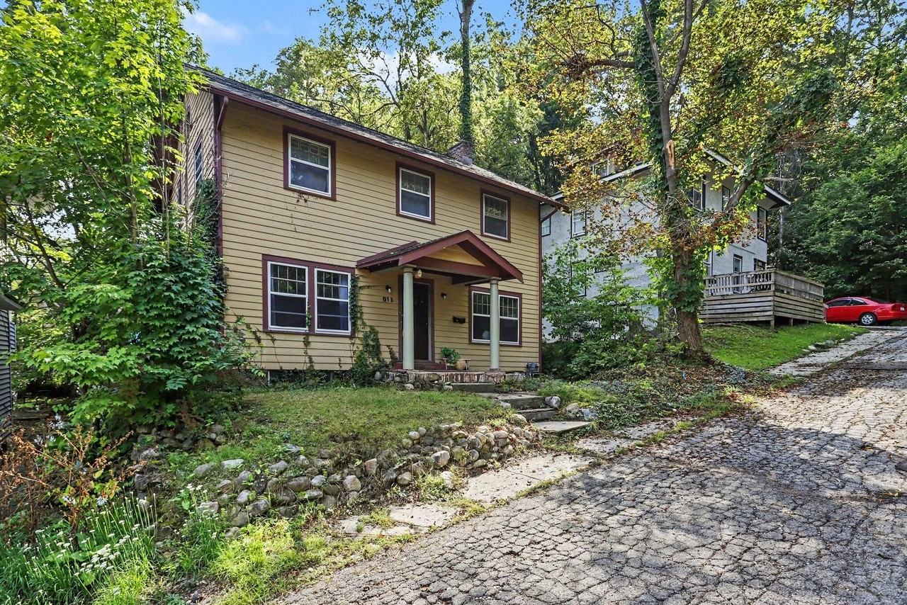 915 Walwood Pl - Photo 3 of 25
