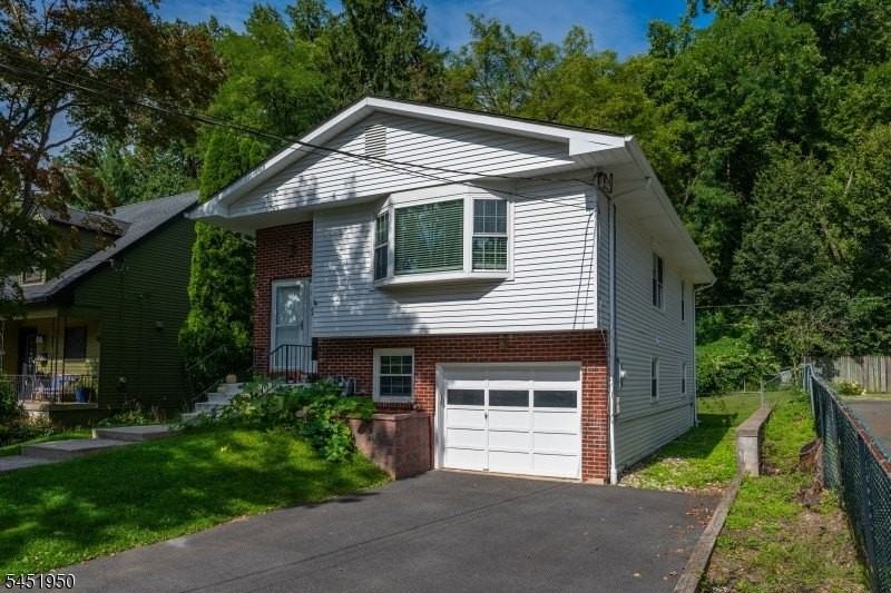 65 Wetmore Ave - Photo 2 of 26