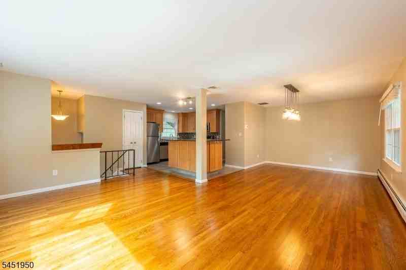 65 Wetmore Ave - Photo 6 of 26