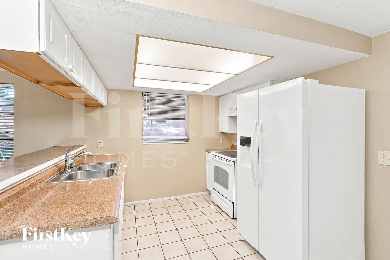 6230 7th Ave - Photo 5 of 17