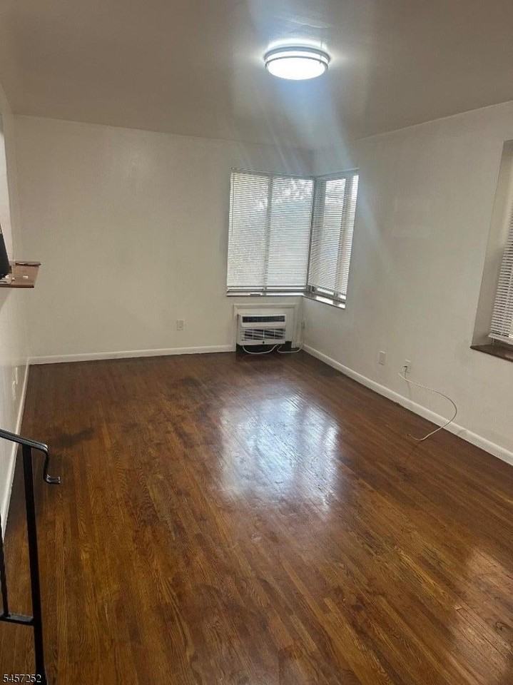 19 Lyons Ave #412 - Photo 5 of 10