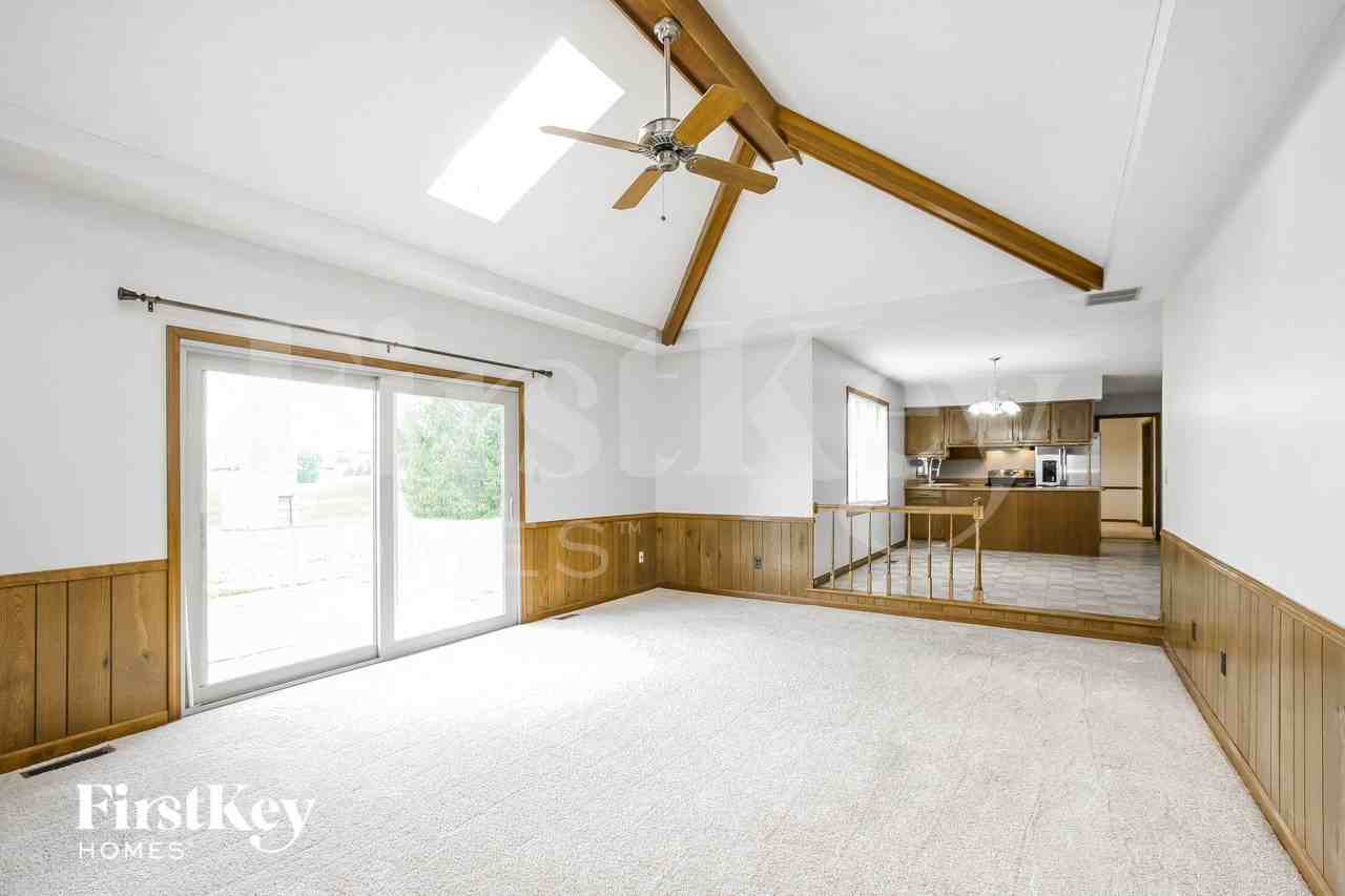 621 White Pine Dr - Photo 4 of 15