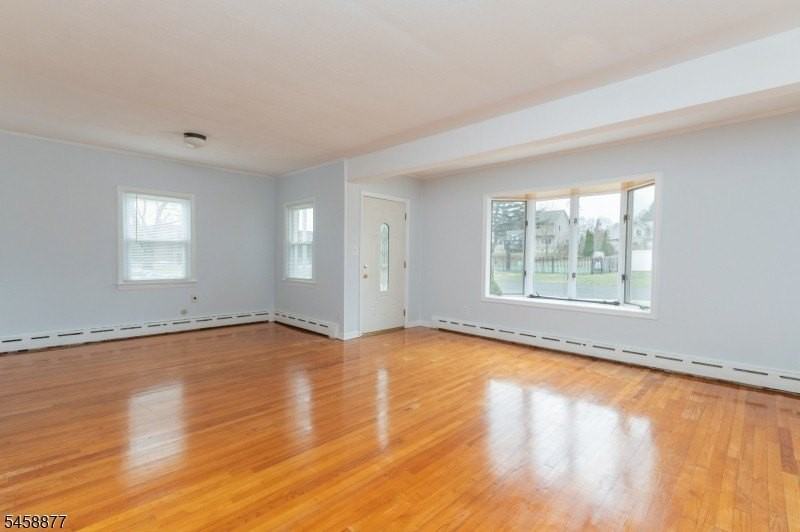 24 Morris Ave - Photo 7 of 25
