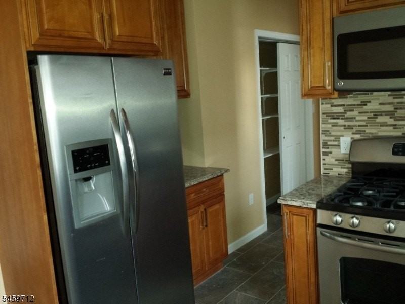 50 Stuyvesant Ave #2 - Photo 6 of 6