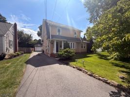 featured image of 33 Poplar Ave