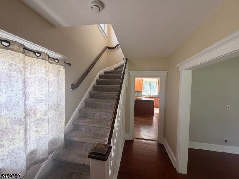 33 Poplar Ave - Photo 6 of 23