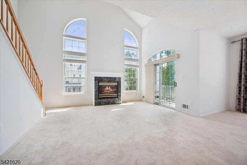 82 Hancock Dr - Photo 7 of 42