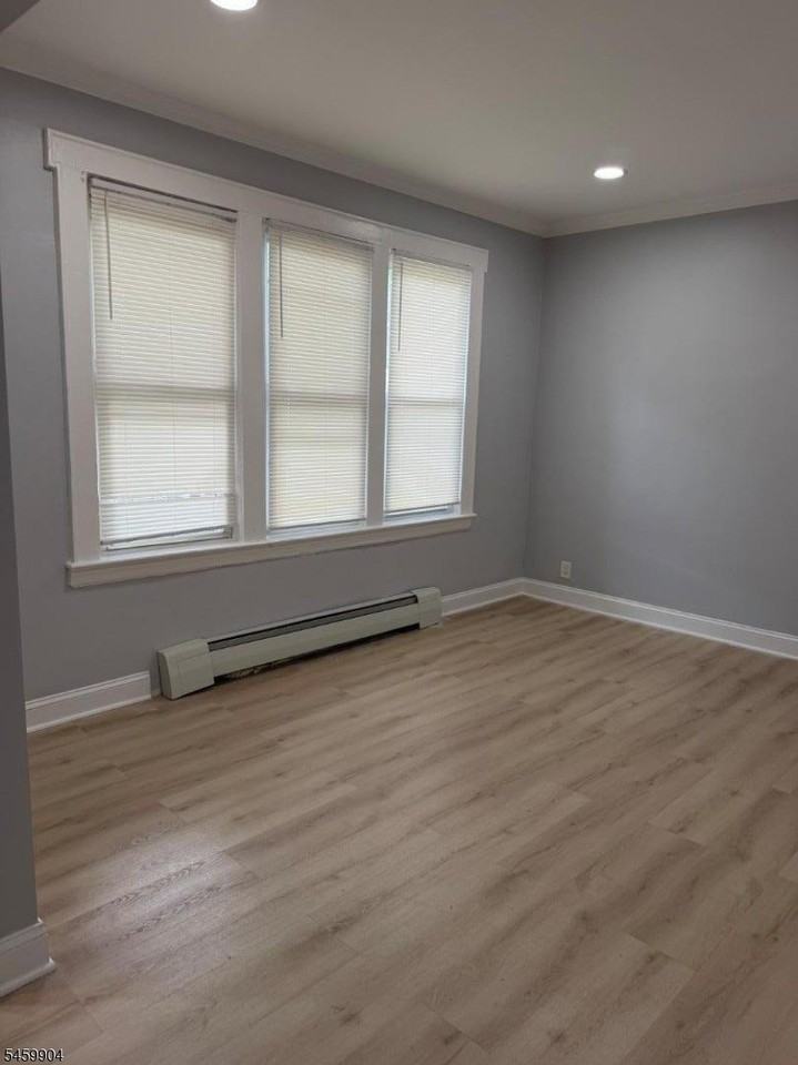 197 - 199 Hansbury Ave #1 - Photo 4 of 13