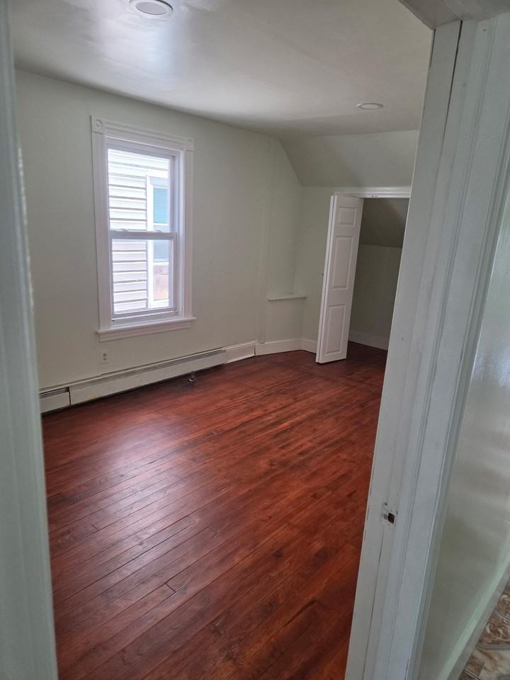818 Madison Ave #3 - Photo 4 of 6