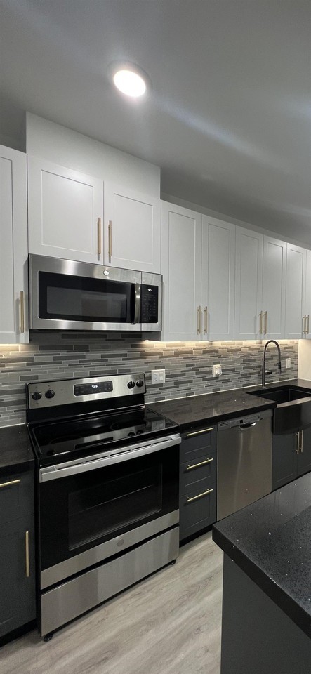 211 Baldwin Ave #207 - Photo 5 of 26