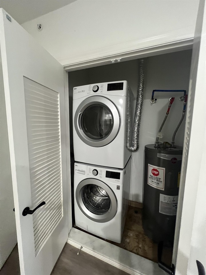 211 Baldwin Ave #207 - Photo 6 of 26