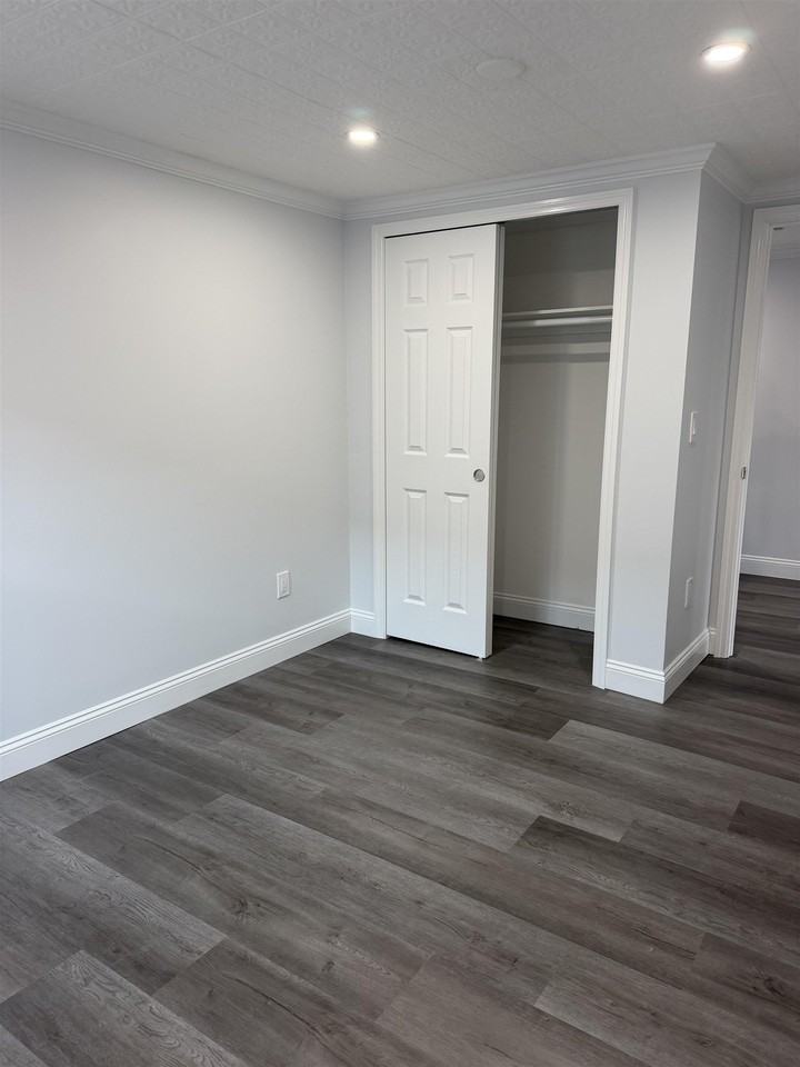 708 8th St #1 - Photo 5 of 14