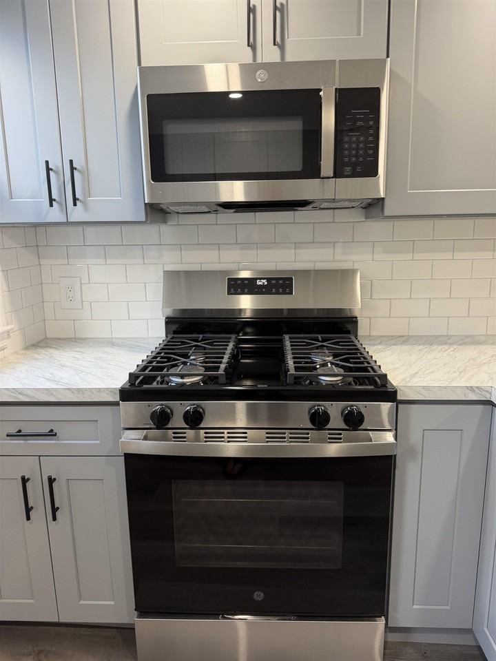 708 8th St #1 - Photo 6 of 14