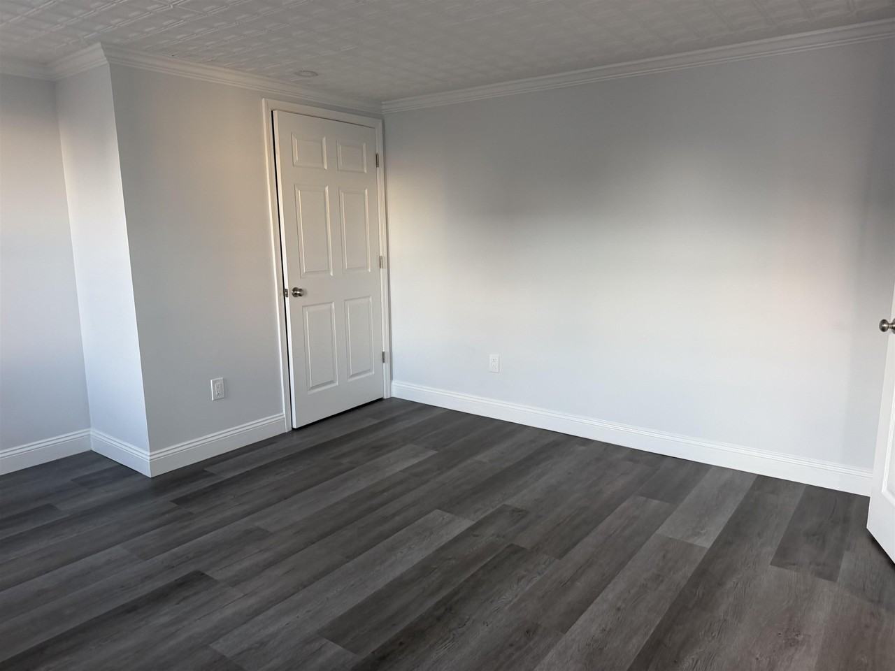 708 8th St #1 - Photo 7 of 14