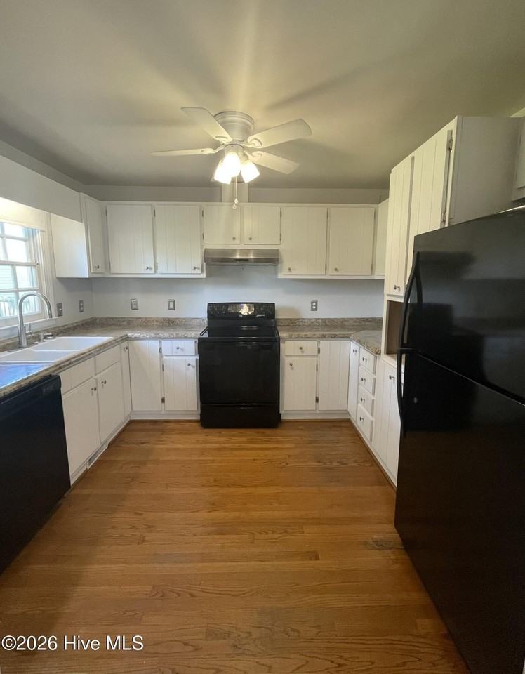 2905 Mandy Ln - Photo 6 of 25