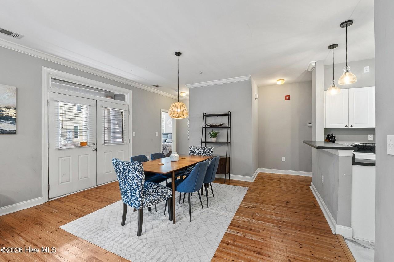 321 Landing Dr - Photo 6 of 24