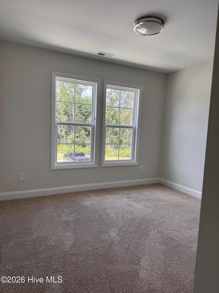 101 Loren Rd - Photo 6 of 7