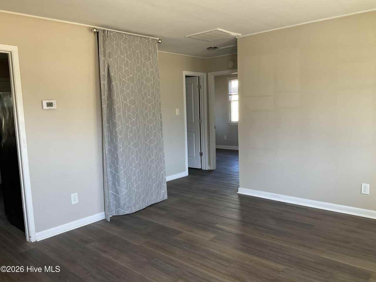 503 Elm St - Photo 5 of 10