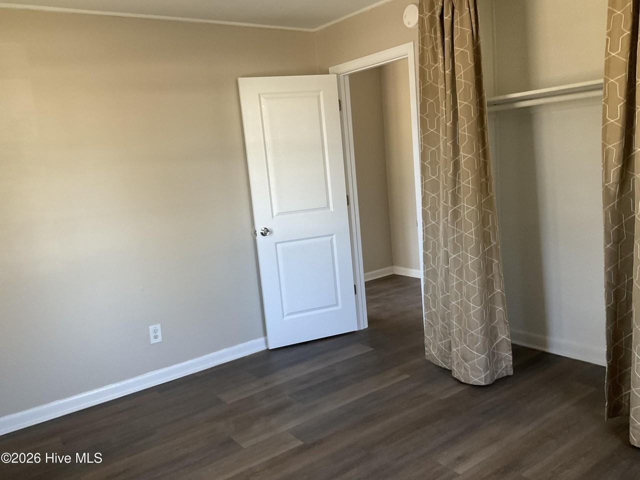 503 Elm St - Photo 7 of 10