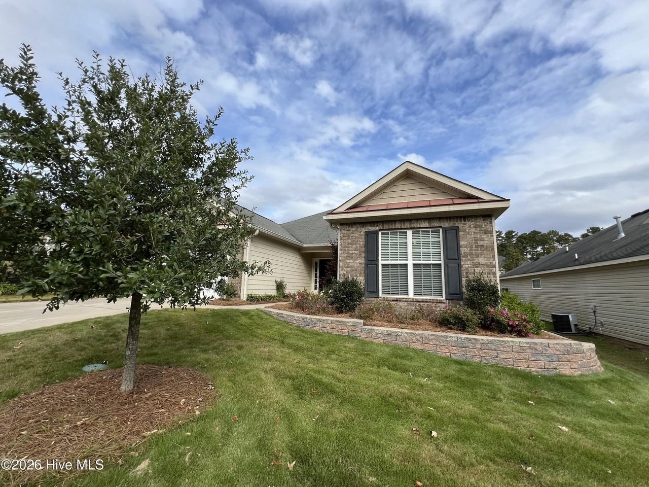 729 Wickham Dr - Photo 3 of 36
