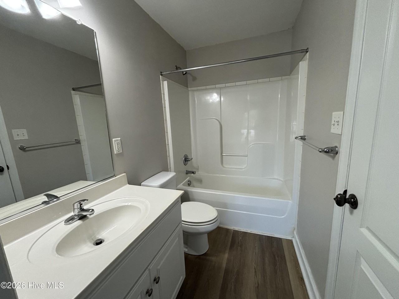 832 Bryan Cir - Photo 5 of 13