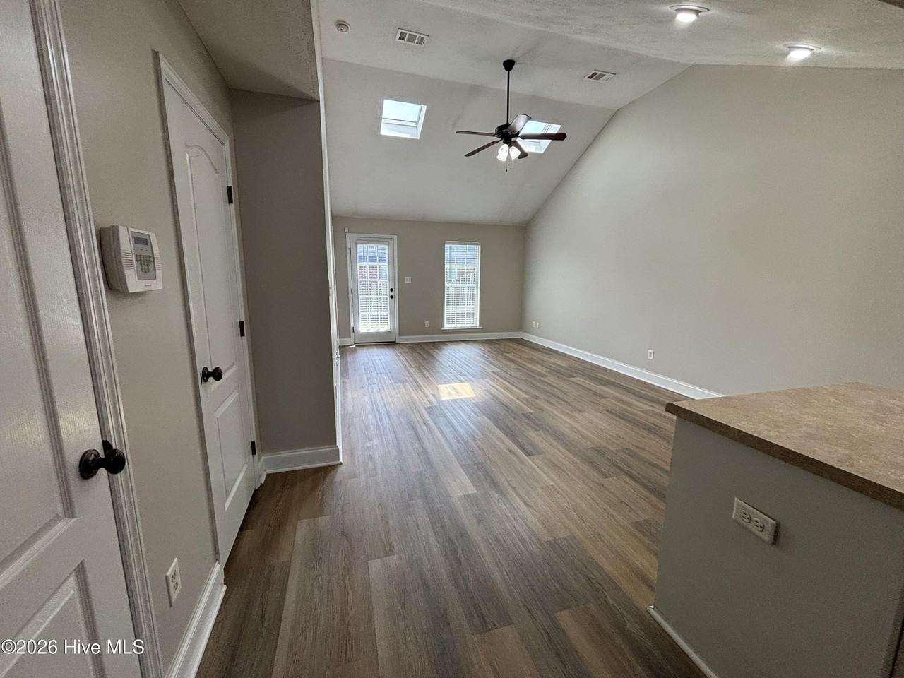 832 Bryan Cir - Photo 6 of 13