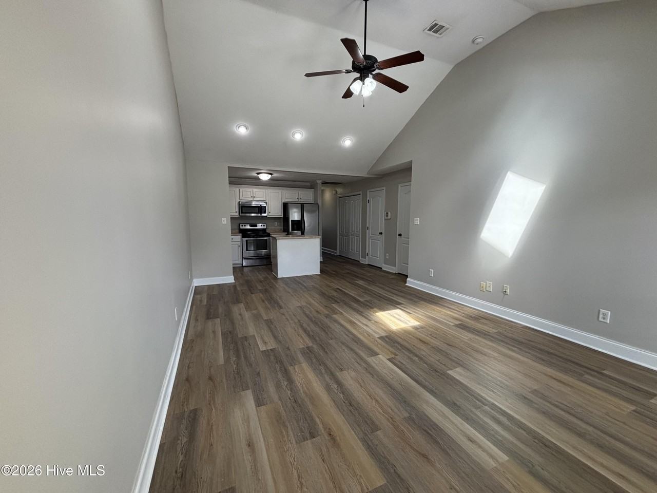 832 Bryan Cir - Photo 7 of 13