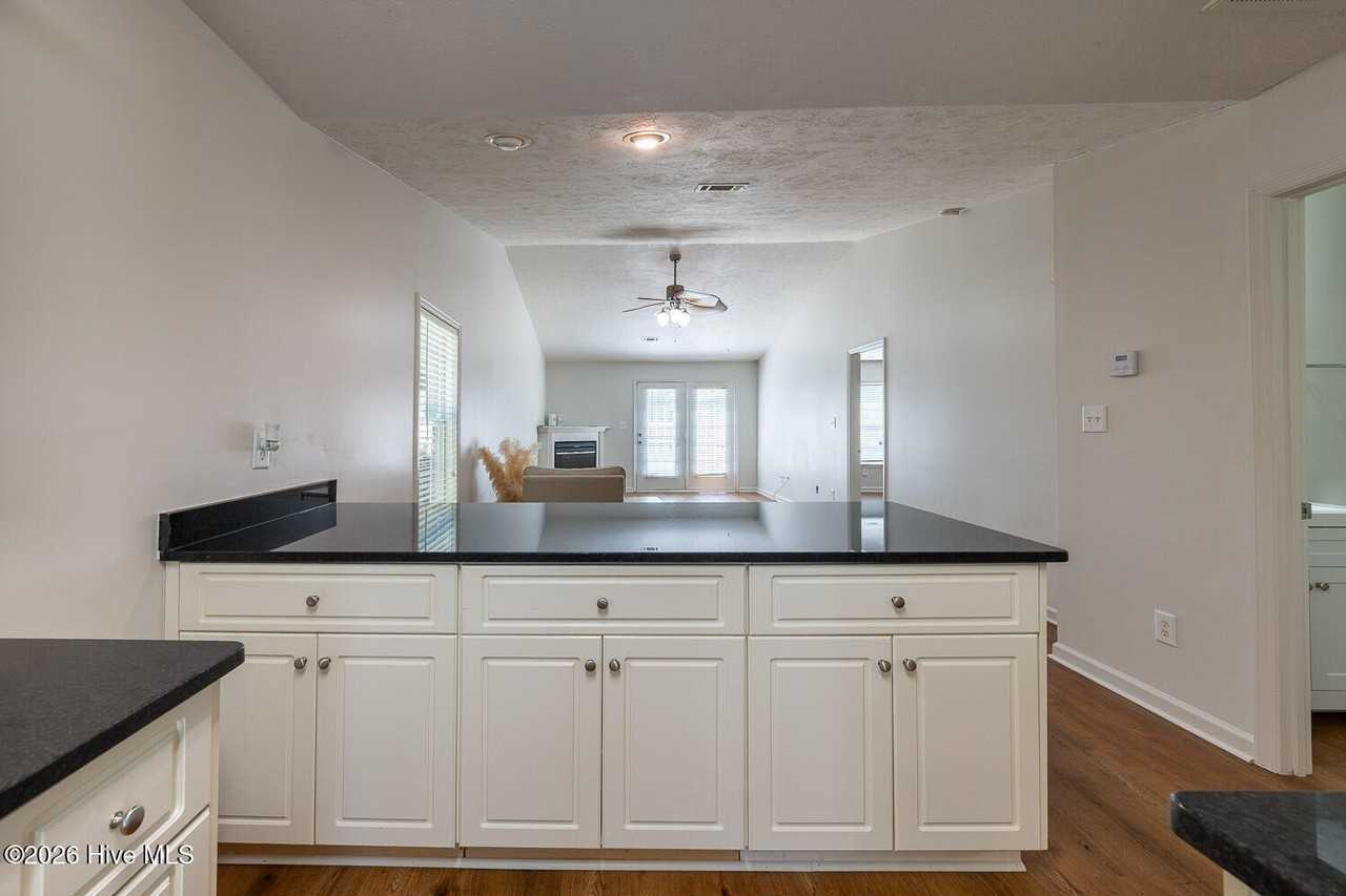 1204 Longpoint Dr - Photo 6 of 18