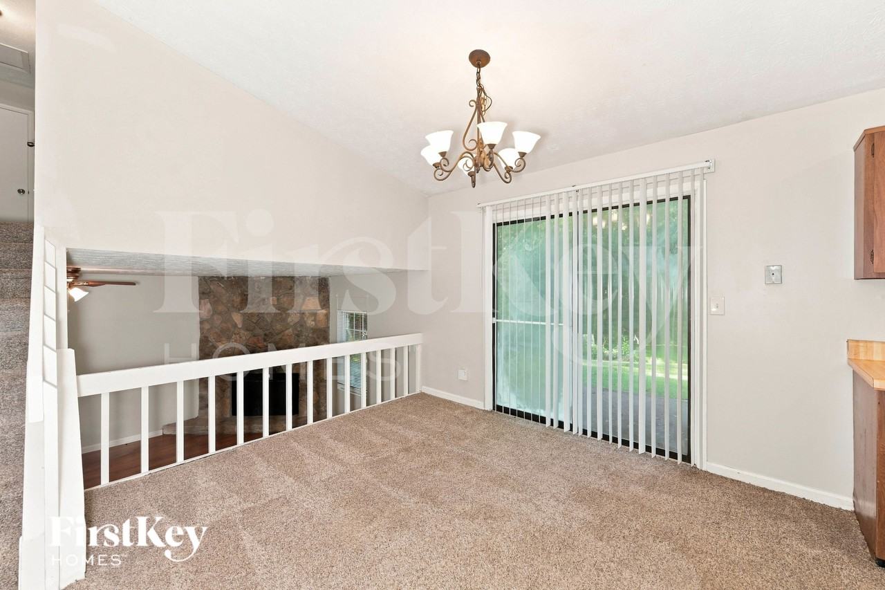 5102 Galbraith Cir - Photo 5 of 16