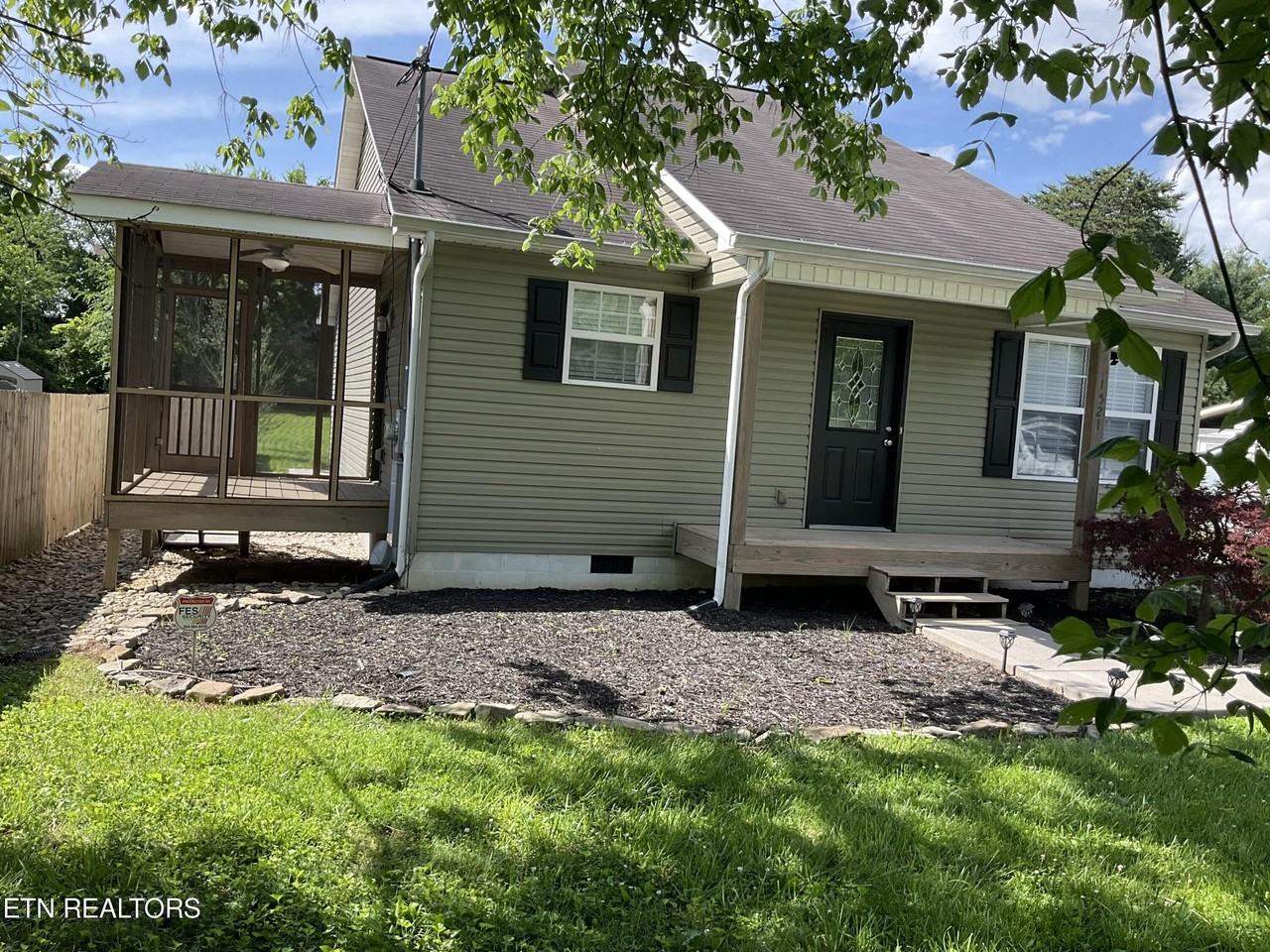 1521 Cunningham Rd - Photo 2 of 18