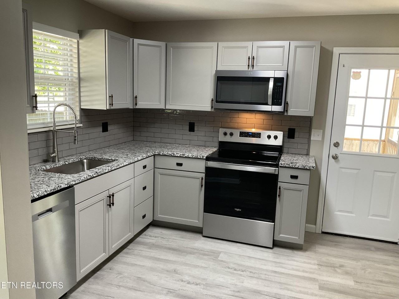 1521 Cunningham Rd - Photo 6 of 18