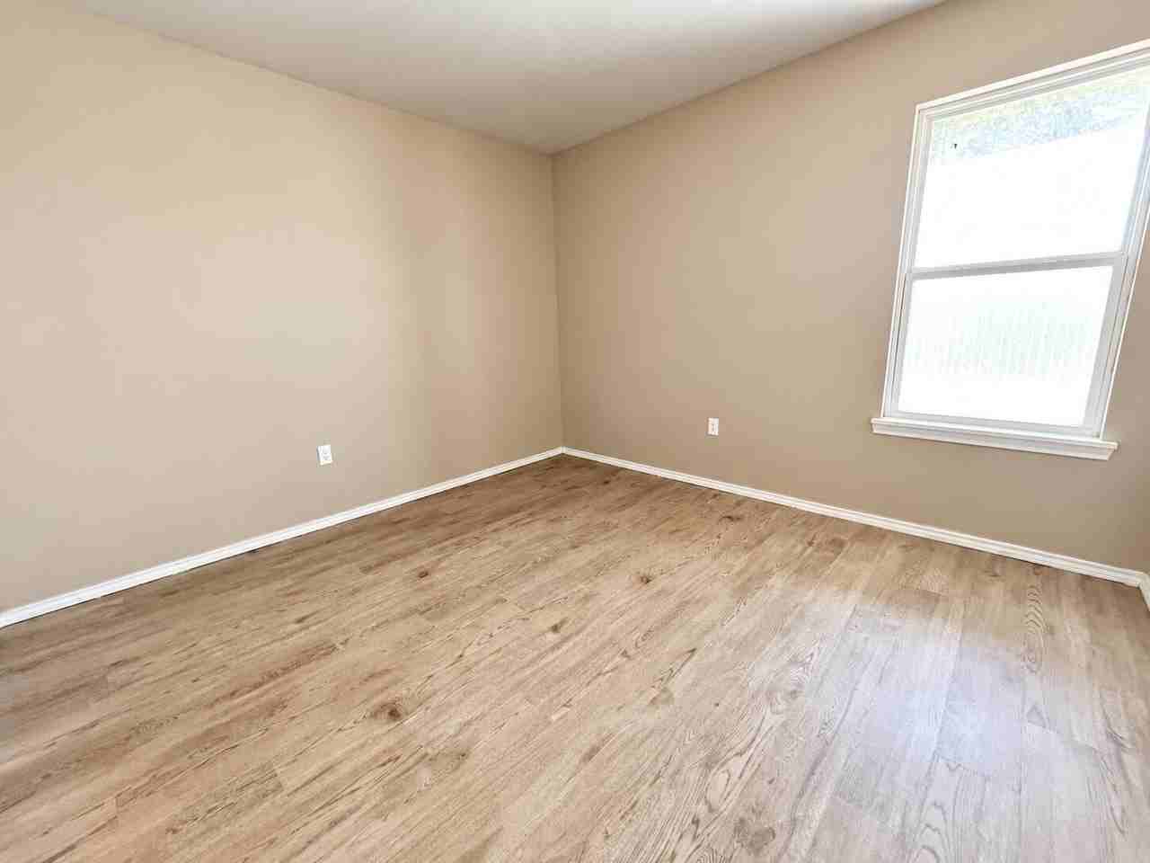 2501 Avenue N - Photo 3 of 12