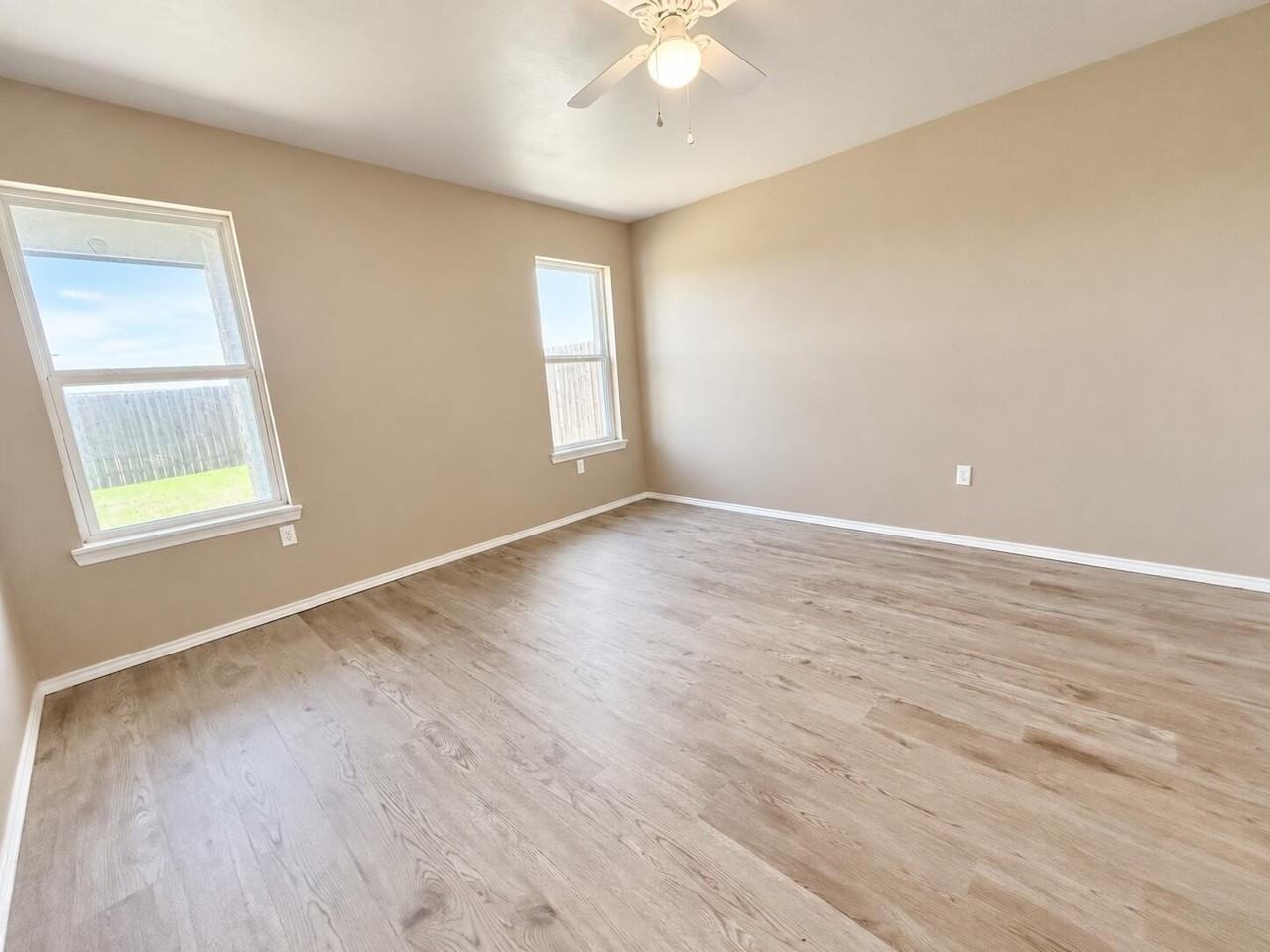 2501 Avenue N - Photo 6 of 12