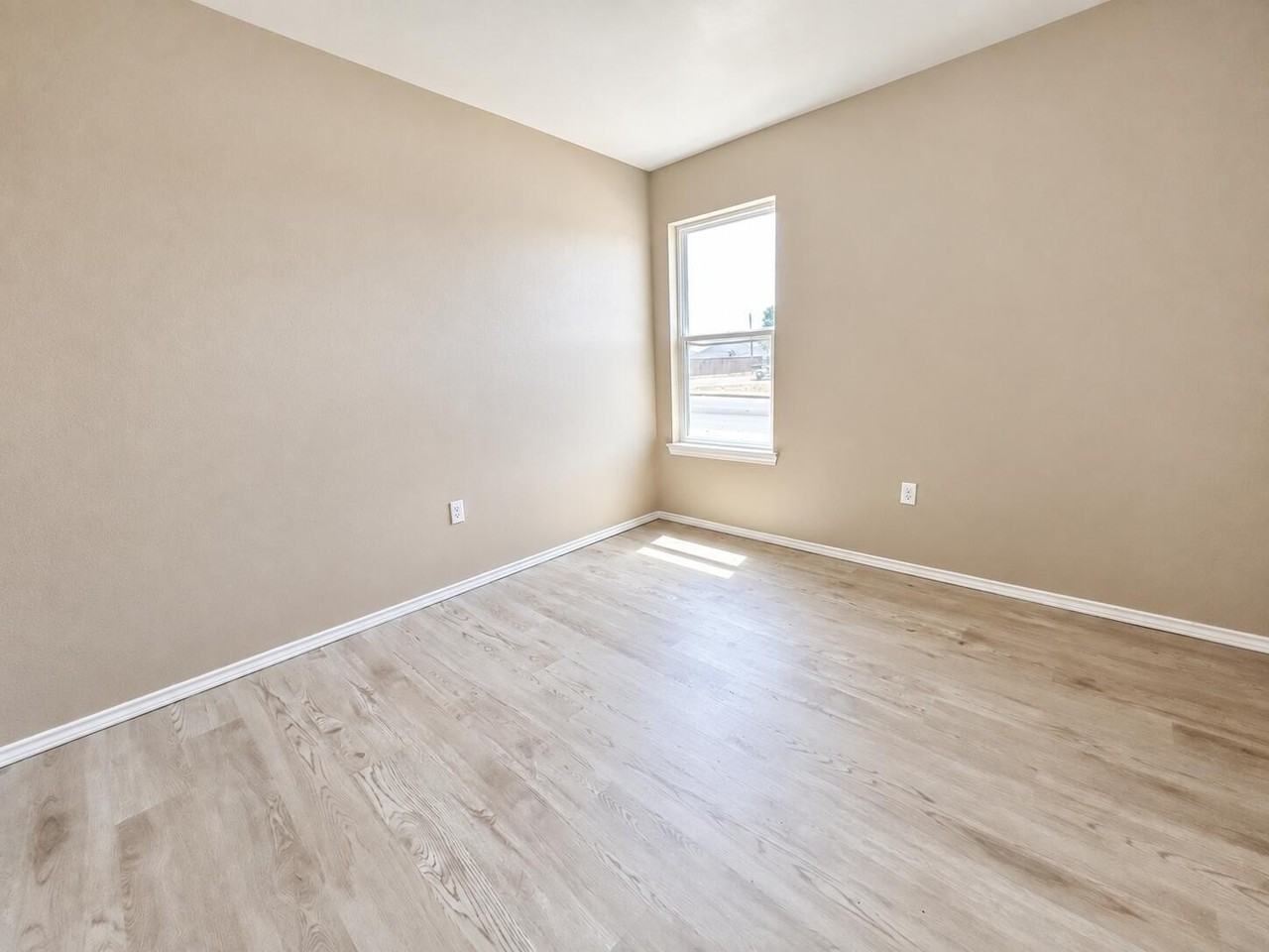 2501 Avenue N - Photo 7 of 12