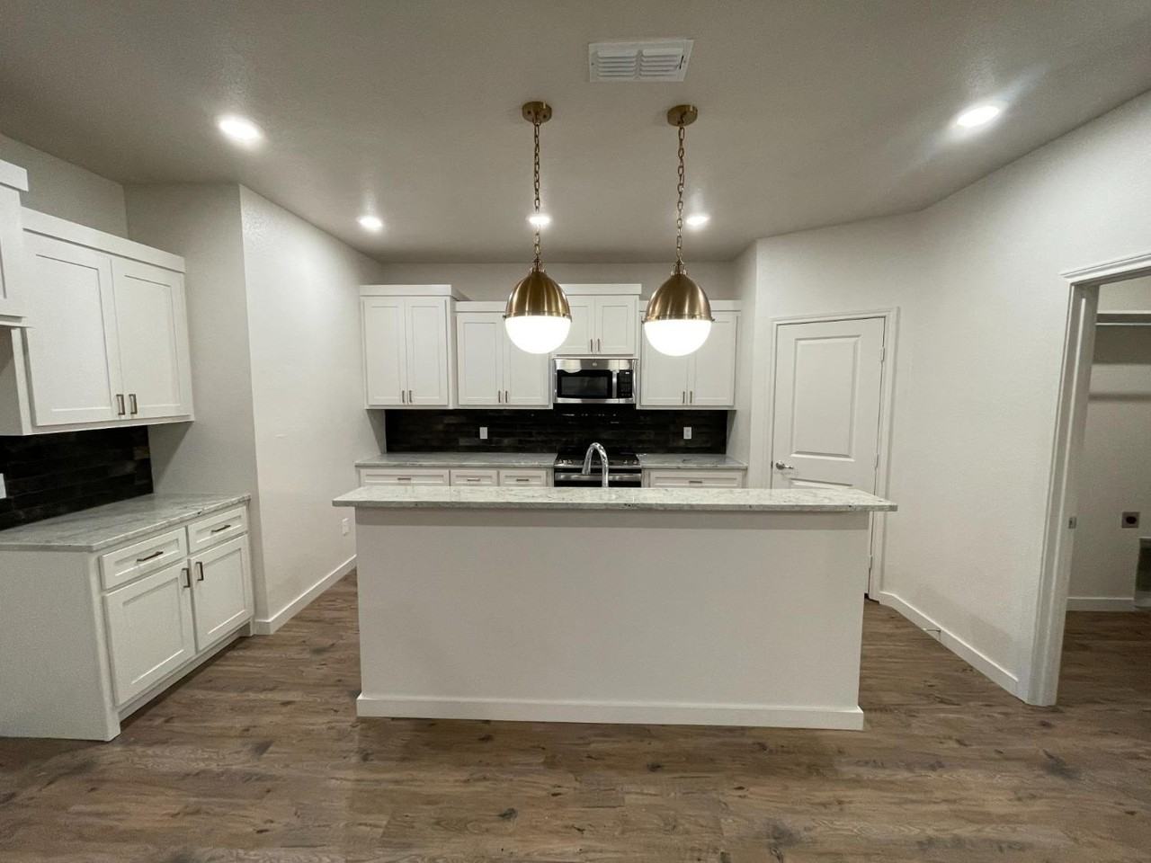 10908 Aberdeen Ave - Photo 3 of 10