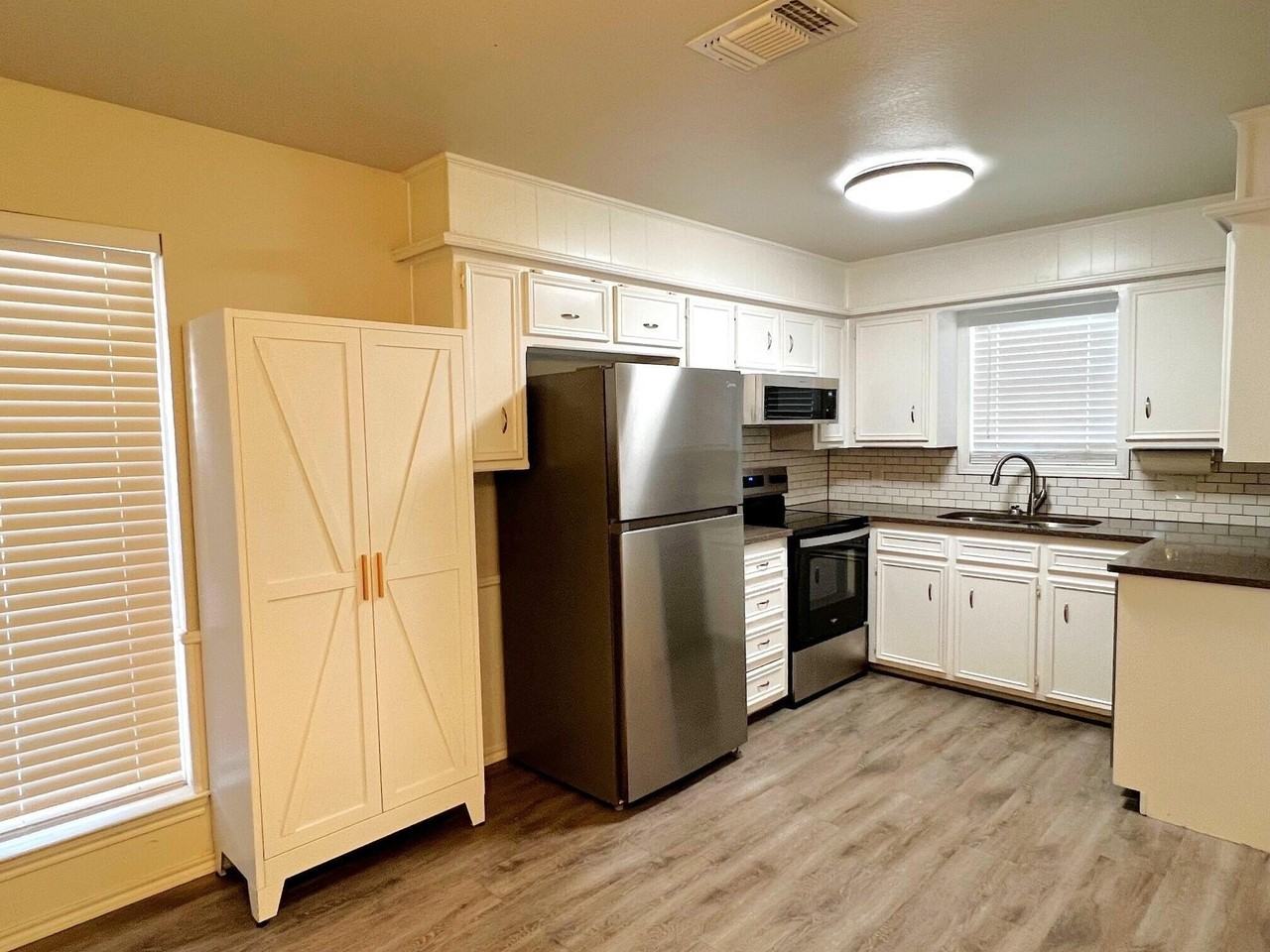 7504 Avenue W #A - Photo 3 of 17